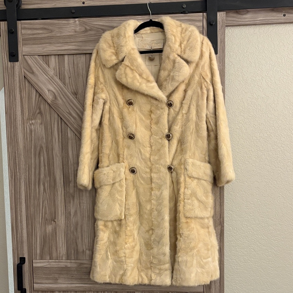 Curtis Stewart fine fur coat 60’s era-size M
